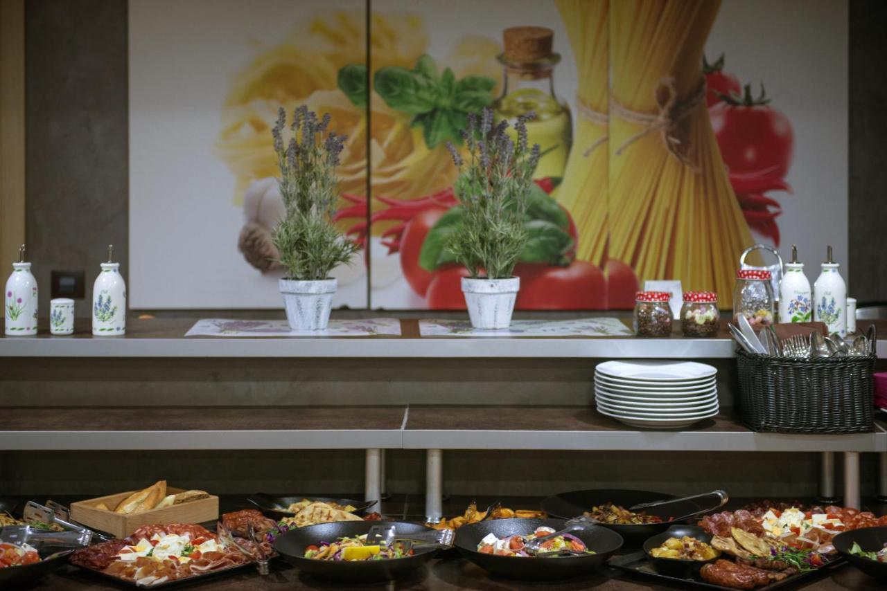 Garni Hotel Aveny Čačak Eksteriør billede